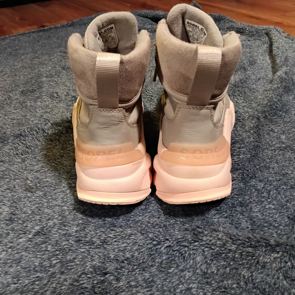 Sorel Women's Gray and Pink Winter Boots - Picture 3 of 5